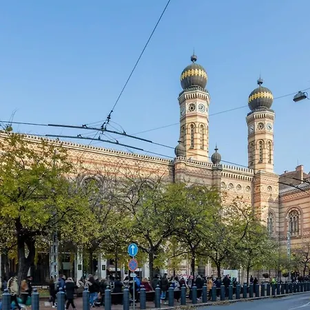 شقة Sunny Ultra & New With Balcony